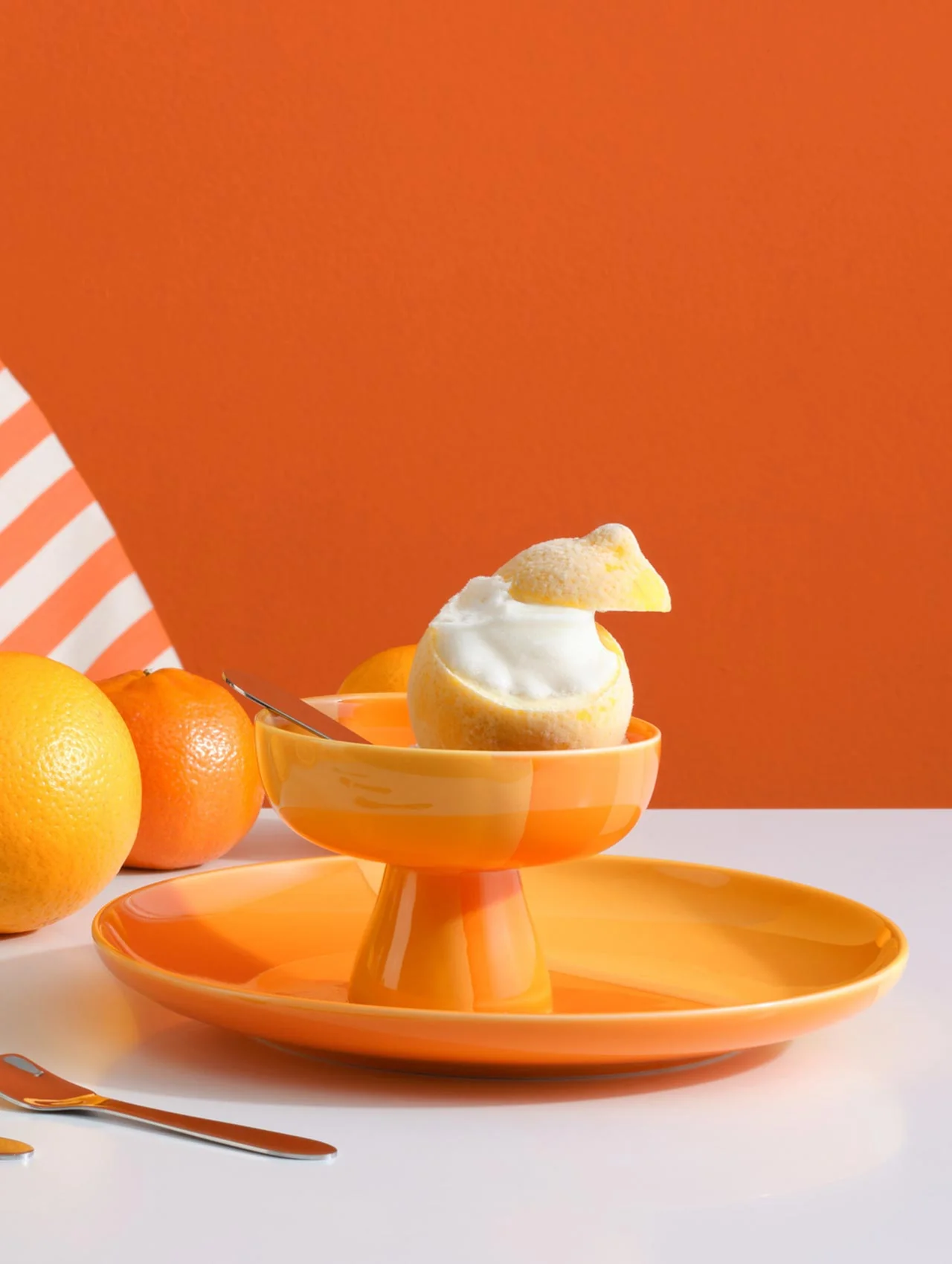 schale auf fuß, orange smoothie - Image 4