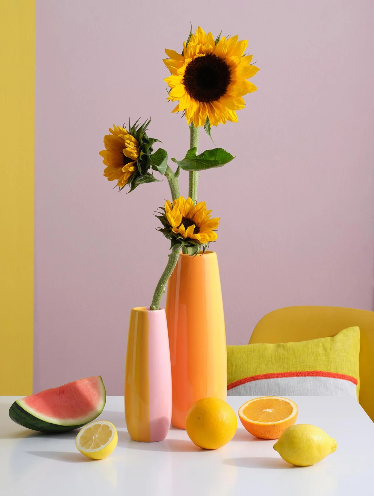 vase, orange smoothie - Image 2